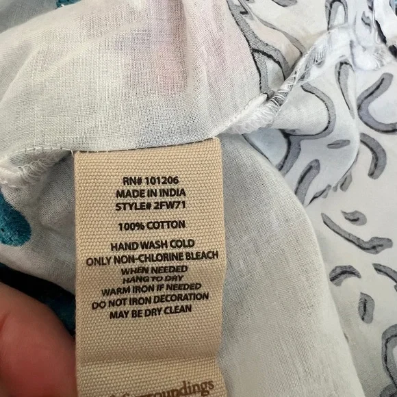 Soft Surroundings White and Red Fish Print Tunic - Picture 9 of 10